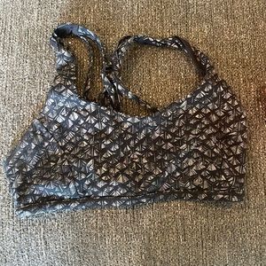 Lululemon bra size 6